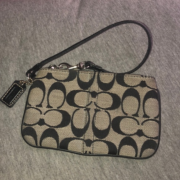 Coach Handbags - COACH wrislet